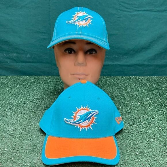 Lot of 2 medium large New Era Miami Dolphins fitted hats (OKPM-01-021) - Picture 1 of 13